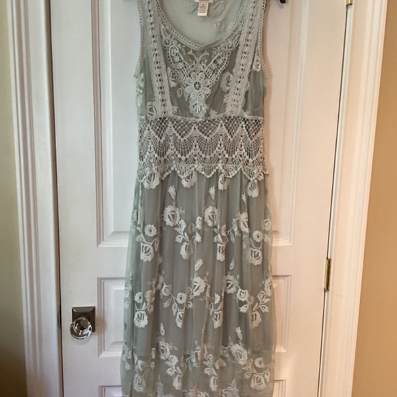 Crochet Lace Dress - Picture 4 of 4